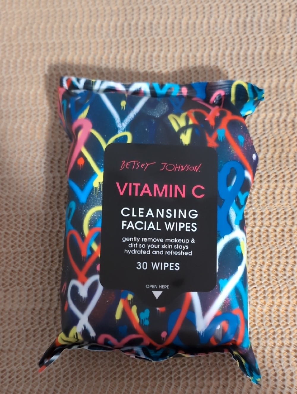 Betsey Johnson Vitamin C Cleansing Facial Wipes New